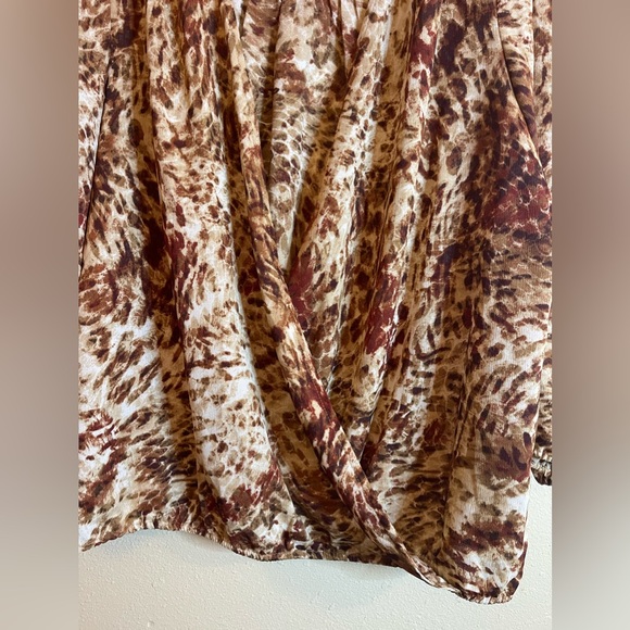 Xl faux wrap animal print blouse - Picture 2 of 4